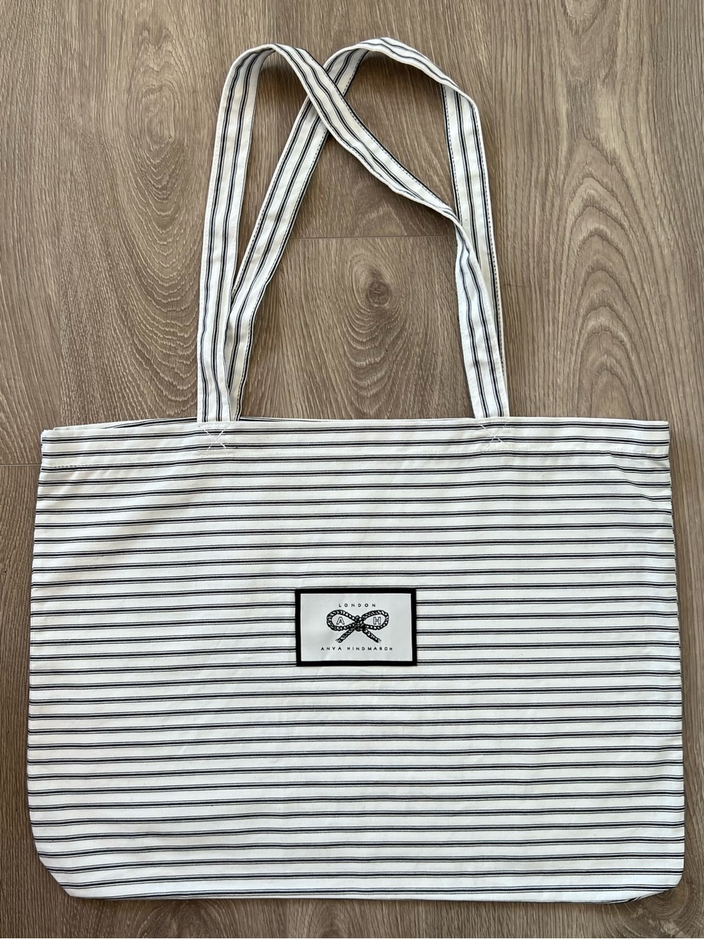 Anya Hindmarch bag (C493)